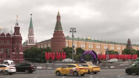 The daily mail is running a live view of Moscow cam on YouTube