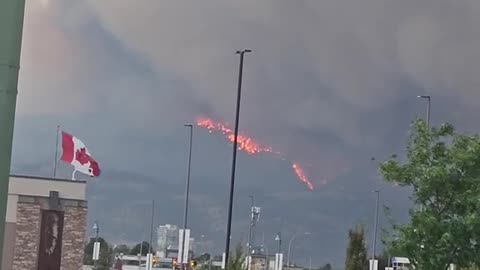 Wildfires rage in Canada as thousands of people evacuate cities