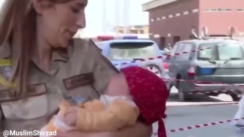 Afghan Crisis | Turkish Military Takes Care of Baby Separated from Mother at Kabul Airport