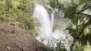 ENJOY the Peace & Quiet of Sahalie Falls 2 – McKenzie River – Central Oregon – 4K