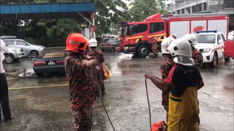 Malaysian Firefighters Had The Fight Of Their Lives As They Tried To Subdue A Giant Crocodile