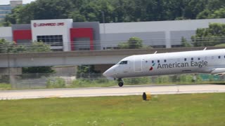 SkyWest/American Eagle CRJ-700 arriving at St Louis Lambert Intl - STL