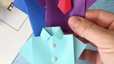 tutorial on making miniature clothes from origami paper