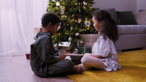 Kids Making Card Christmas tree