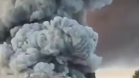 SCOTLAND - Huge explosion and plumes of toxic gas over Glasgow