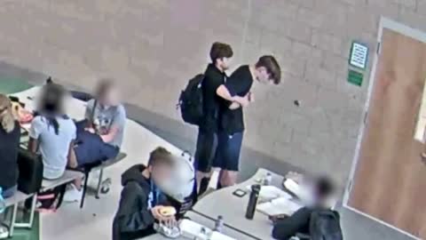 Teen saves choking friend with Heimlich maneuver during school lunch