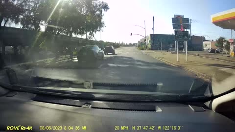 Jeep Runs A Red Light