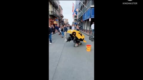 Street Performer makes transformers character video