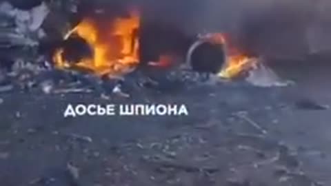 Presumably Russian S-400 battery destroyed by Ukrainian ATACMS strike in Donetsk yesterday