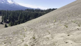 Descending the EPIC Belknap Crater – Pacific Crest Trail – Central Oregon – 4K