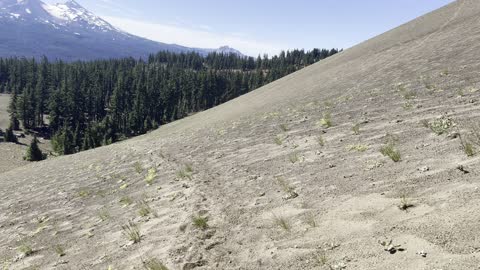 Descending the EPIC Belknap Crater – Pacific Crest Trail – Central Oregon – 4K