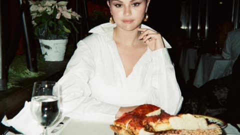 Selena Gomez hot look
