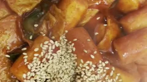 food mistakes, sesame spilling, Making tteokbokki