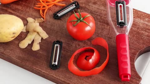 Vegetable Peeler with Storage