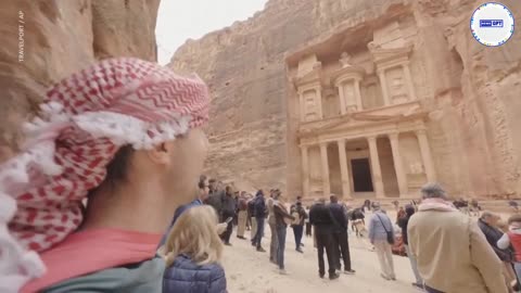 Man visits the New Seven Wonders of the World in under seven days |