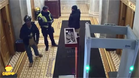 Insurrectionist has cuffs taken off by Capitol police on Jan 6th