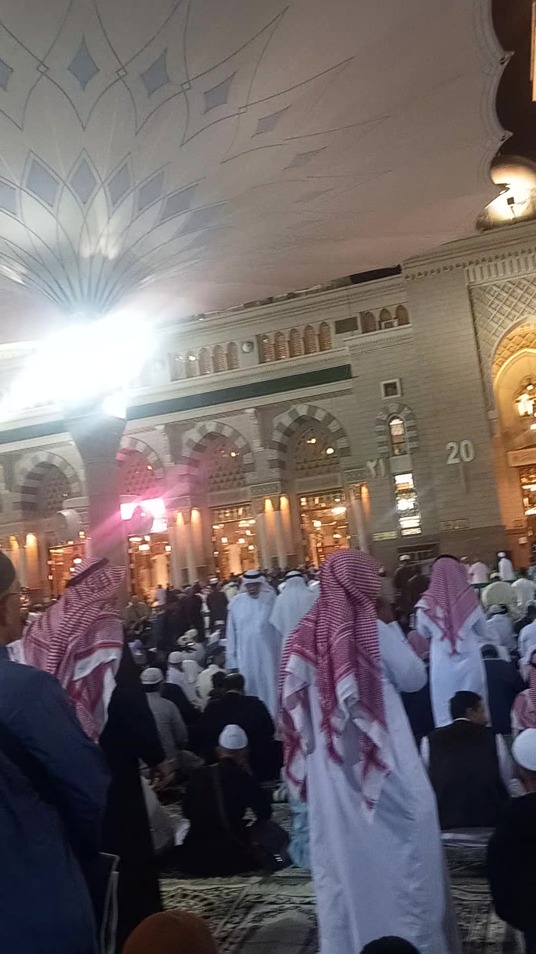 Azan isha in masjid Nabi madina