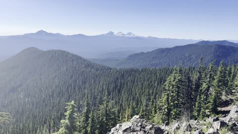 Crescent Mountain Summit Views of Nine Central Oregon Peaks – 4K