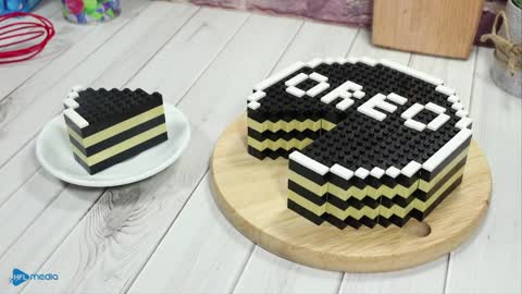 Do you like Oreo cakes Let's take a look at how to make delicious cakes out of Lego.