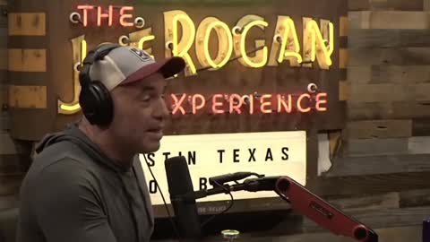 Joe Rogan Says Democrats on Twitter Spray ‘Mental Illness’ Like ‘Diarrhea All Over the Screen’