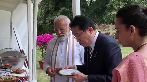 When PM Modi & Japan PM Fumio Kishida had #Golgappa