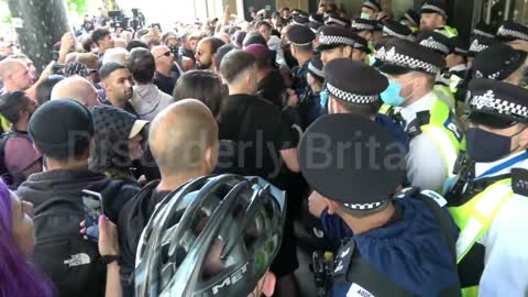 Des manifestants contre la mise en place d'un Pass Sanitaire au Royaume-Uni