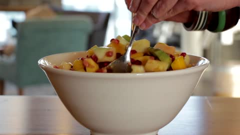 The BEST Fruit Salad with a sweet and bright honey lime dressing! have fan 😋😉