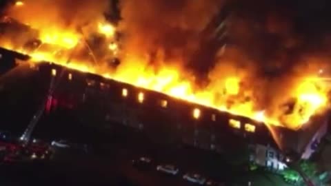 Huge 4-Alarm Apartment Complex Fire in Philly Burns Overnight