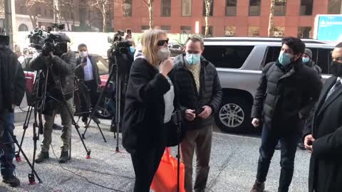 Schumer press conference interrupted by super based woman!