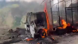 Secuestran a dos militares luego de atacarlos y quemar sus vehículos