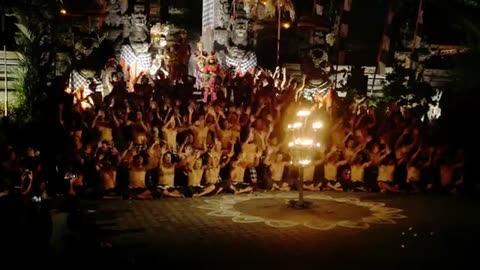 The impressive Balinese fire dance (Kecak dance)