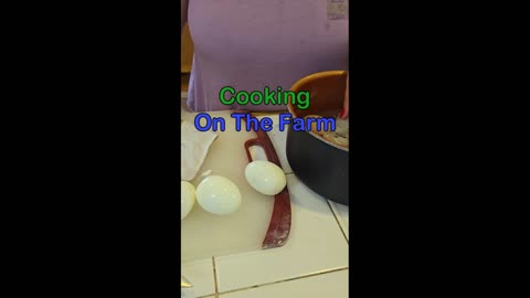 Peeling your Hardboiled eggs
