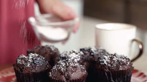 Muffin with sugar powder