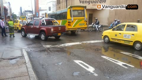 Aparente imprudencia causó accidente de tránsito en el Centro de Bucaramanga