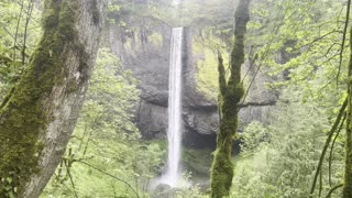 Lower Latourell Falls – Columbia River Gorge National Scenic Area – Oregon – 4K