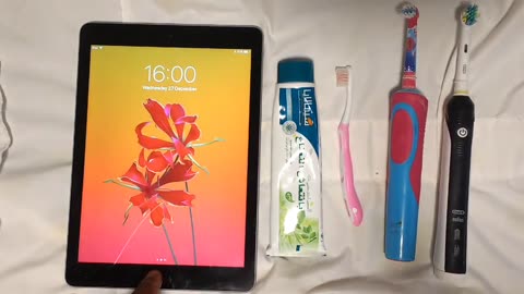 Fix a Cracked iPad Screen with TOOTHPASTE and ELECTRIC TOOTHBRUSH