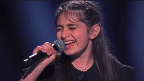 Amazing voice girl singing