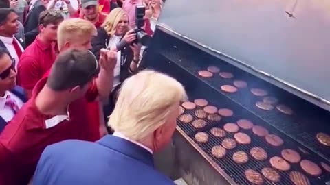 THE REAL COMMANDER IN CHIEF GRILLS A MEAN BURGER!!!😎🇺🇸🥳🥳🥳