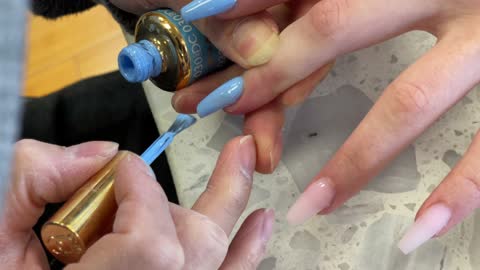 How to draw gel nail polish