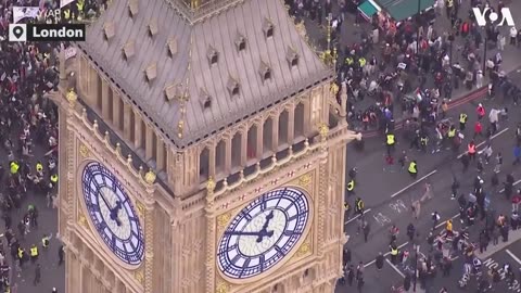 Thousands March in London, Demanding End to Israel-Hamas Conflict