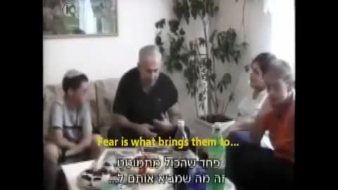Bibi Satanyahu , live on camera explaining how Amerikaans are his doggos
