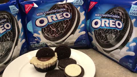 Oreo cheesecake cupcakes!!