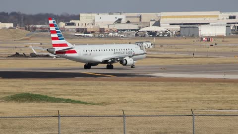 American Airlines Boeing 737-800 departing St. Louis Lambert Intl