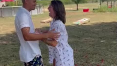Man surprise his best friend with heartwarming proposal following her fiance👸👸👸