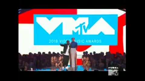 Kevin Hart Goes After Trump At VMAs