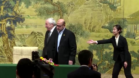 Palestinian factions agree to form government in China talks