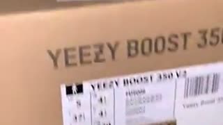 750Kicks Unboxing: Yeezy Boost 350 V2 Black Static Reflective with @Benjamin Style Outfits YZY YT 20