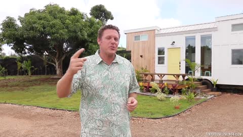 Tour This Beautiful Tiny House In Hawaiian Paradise!
