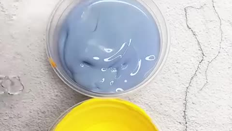 Satisfying slime mixing 😊😊