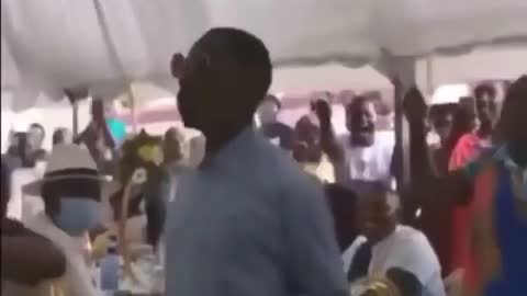 Man dance steps wow the crowd